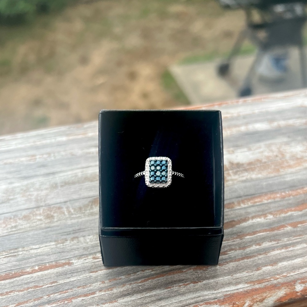 Blue Diamond & Sterling Silver Ring - 0.15 tcw